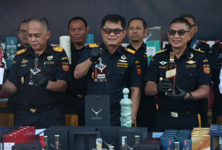 Bea Cukai dan BAIS TNI Amankan 19.142 Botol Miras Ilegal Senilai Rp12,55 Miliar di Bali