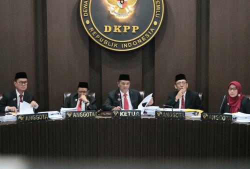 Terlibat Kasus Dugaan Asusila, Hasyim Asy'ari Diperiksa DKPP Secara Tertutup 