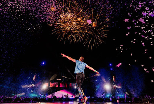 Tiket Termahal Konser Coldplay Ultimate Experience Ludes dalam Hitungan Menit