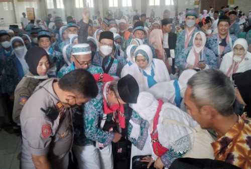 Tangis Bahagia Lepas Ratusan Calon Jemaah Haji