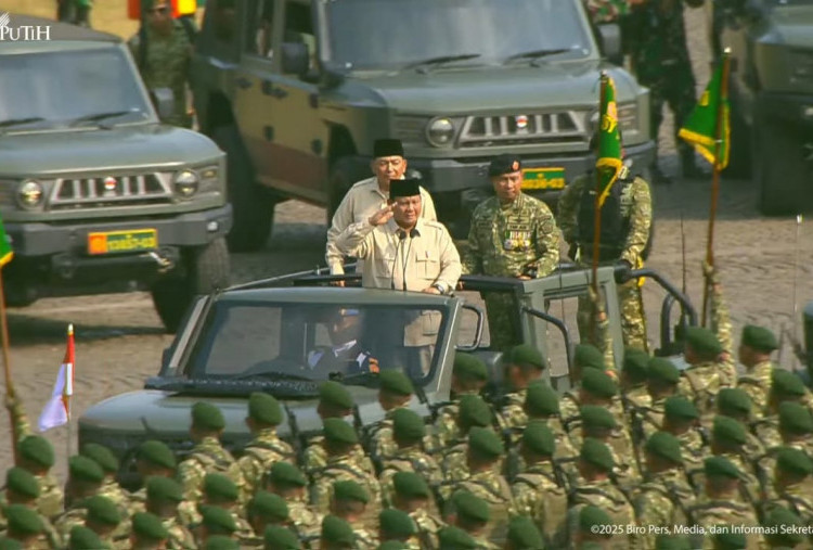 Prabowo Minta Kaji Regenerasi Kepemimpinan TNI