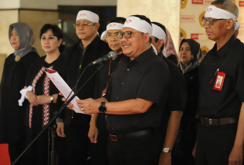 Untag Surabaya Kritik Demokrasi Pemerintahan Jokowi: Tolak Politik Dinasti!