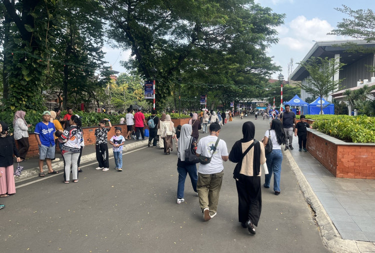 Destinasi Ramah Kantong dan Suguhkan Pentas Budaya, TMII Dibanjiri Pengunjung di Libur Nataru