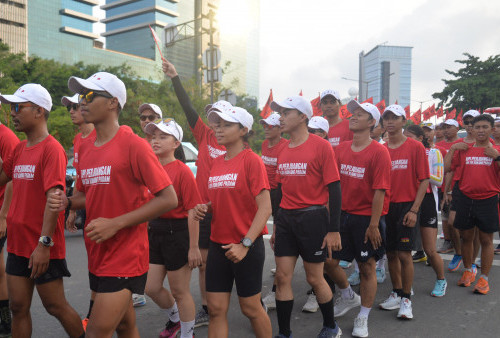 Kedatangan rombongan pembawa Obor Api Perjuangan Nan Tak Kunjung Padam di kawasan Kemayoran, Jakarta, Kamis (23/5/2024).
