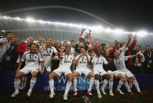 Mengenang Persembahan Termanis Mendiang Silvio Berlusconi di AC Milan: Juara Liga Champions 2007