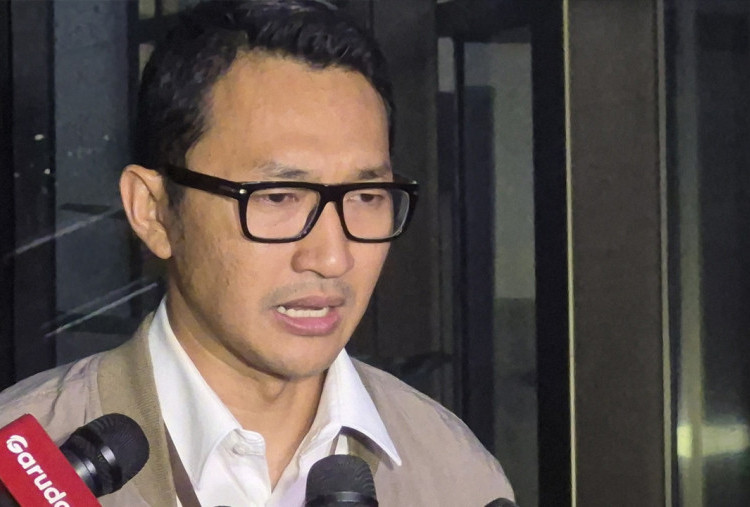 Selain Fadia Arafi, KPK juga Bawa Sekda Pekalongan Serta Pihak Swasta