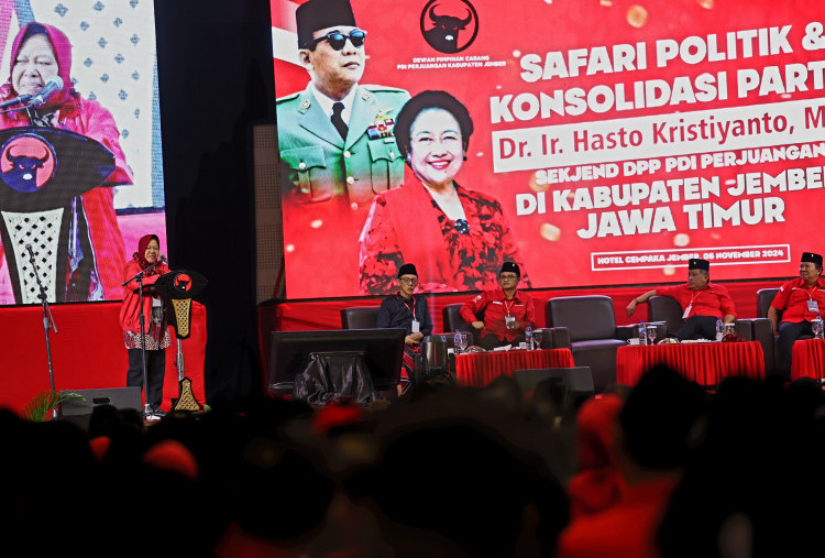 Risma Janjikan Sekolah Gratis di Jatim dan Bangun Fasilitas Kemoterapi di Jember