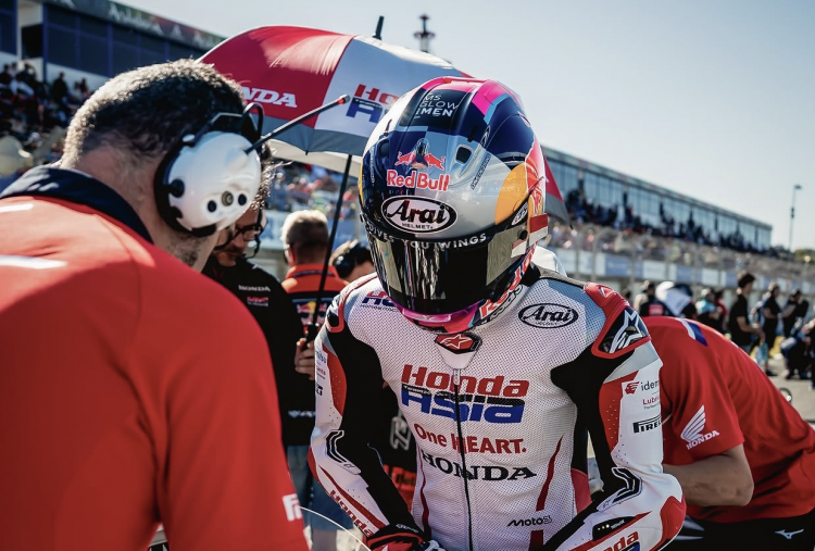 Veda Ega Pratama Diincar Aspar Team, Disebut Bisa Jadi ‘Ai Ogura Kedua’ di Moto3