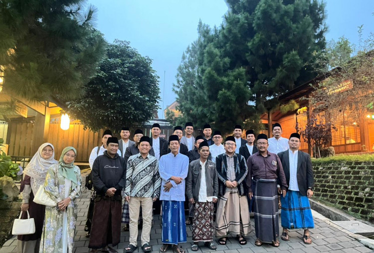 Bahtsul Masail Cirebon: Bekerjasama dengan Zionis Adalah Haram, Gus Yahya Harus Terima Dipecat