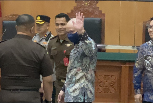 Banding Ditolak, Teddy Minahasa Tetap Divonis Penjara Seumur Hidup