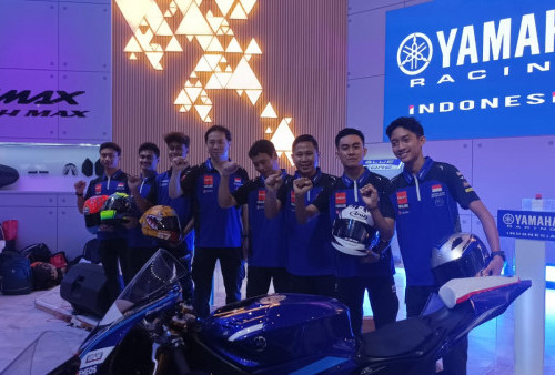 Pembalap Yamaha Racing Indonesia Sapa Pengunjung IIMS 2024