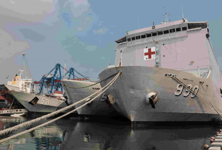 3 Kapal Perang Dikerahkan Angkut Bantuan Kemanusiaan Bencana Banjir Sumatera