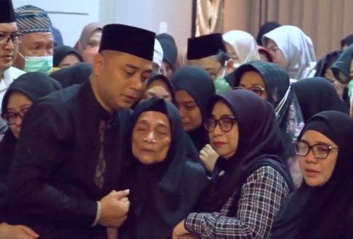 Kisah Wali Kota Surabaya Eri Cahyadi dan Mendiang Ayah, Titip ke Risma sejak 2001 