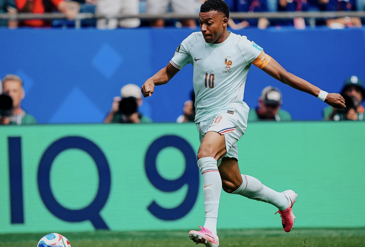 Sejarah Baru Mbappe! 2 Kali Jebol Gawang Barcelona, Resmi Capai 100 Gol di Real Madrid 