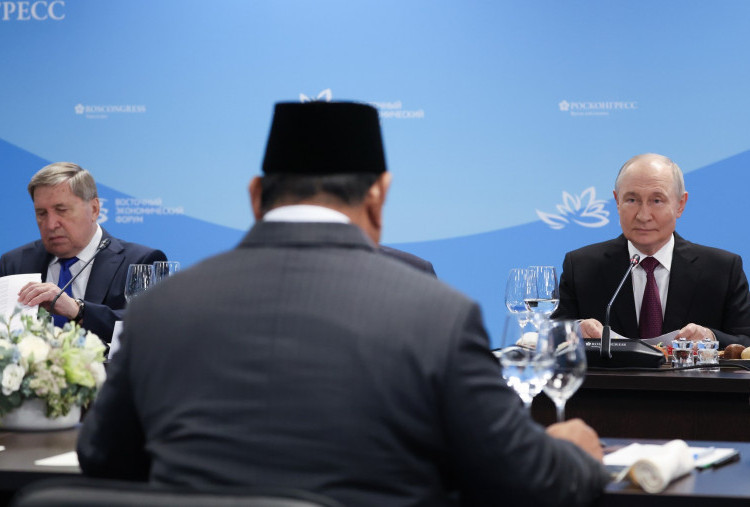 Prabowo Bertemu Putin di Vladivostok, Tegaskan Rusia Mitra Penting Indonesia