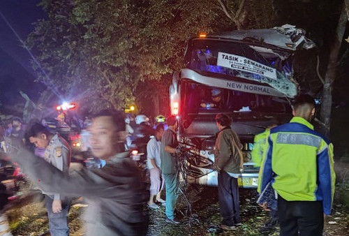 Tiga Mobil Kecelakaan di Jalur Mudik, Tepatnya di Perbatasan Jabar-Jateng, Sopir Avanza Terjepit
