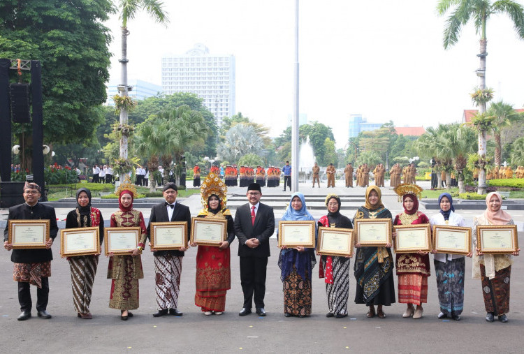 Hari Guru Nasional, Pemkot Surabaya Janjikan 3 Hal