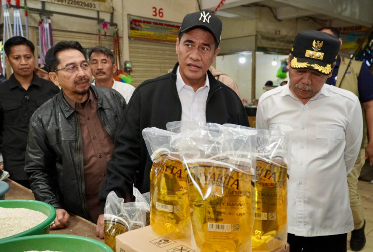 Amran Sidak Pasar Padalarang, MinyaKita Dijual Rp18 ribu: Ini Sinarmas Offside, Kita Laporkan!