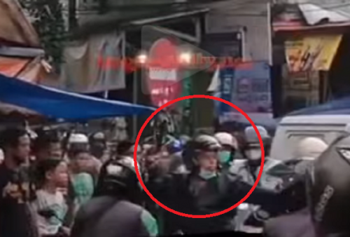 Viral! Pria Berjaket Hitam di Bogor Lepaskan Tembakan ke Udara, Aksinya Terjadi di Tengah Kerumunan Warga 