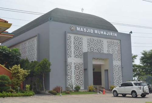Serial Geliat Masjid Perumahan (Seri 1): Masjid Muhajirin, Surabaya; Dekat Rumah Ibadah Empat Agama
