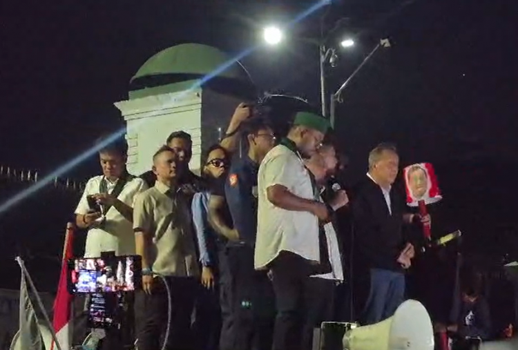 Naik ke Mobil Komando Usai Bertemu Mahasiswa di DPR, Dasco Sudah Telepon Bahlil dan Kepala BGN