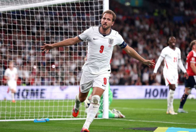 Harry Kane Samai Rekor Peter Shilton, Bidik 100 Gol Bersama Timnas Inggris
