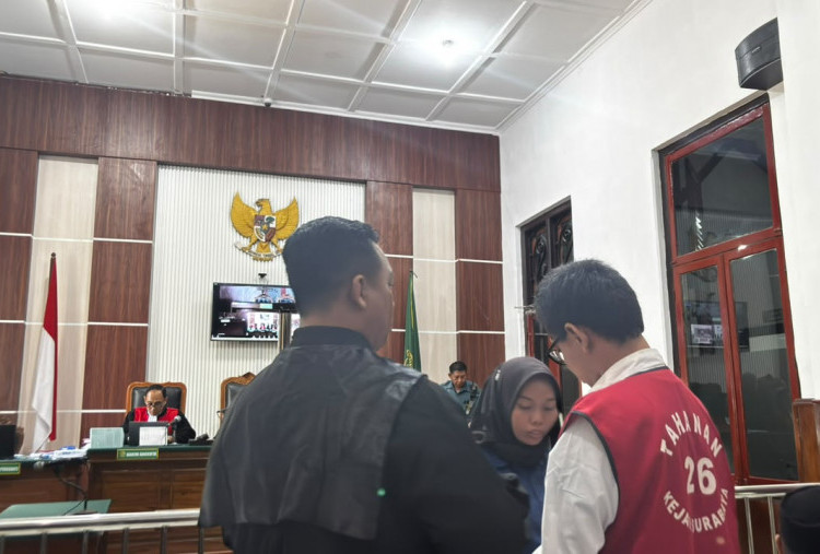 Vonis Satu Tahun untuk Pelaku Perusakan Kantor, Savy Amira Pertanyakan Keterlibatan Penasihat Hukum Militer
