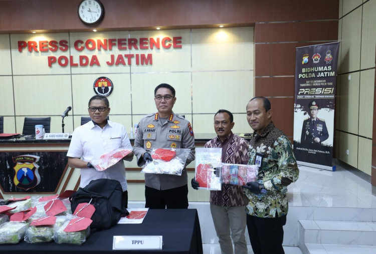 Polda Jatim Sita 33 Kg Narkoba, 10 Kemasan Teh China Berisi Sabu Diamankan