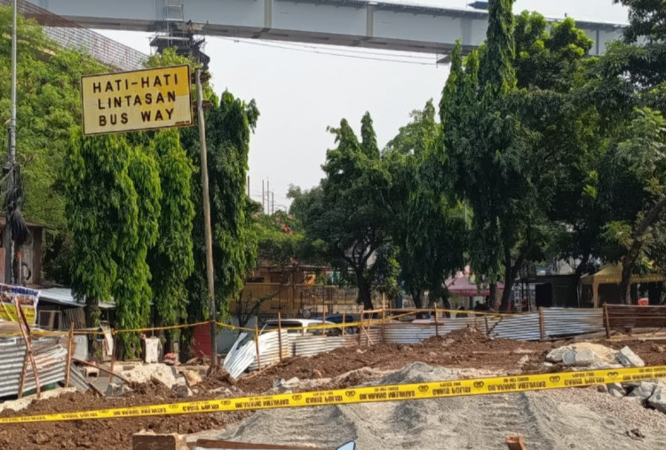 Cerita Warga Detik-detik Balita 4 Tahun Jatuh ke Lubang Proyek di Manggarai, Apa Pemicunya?