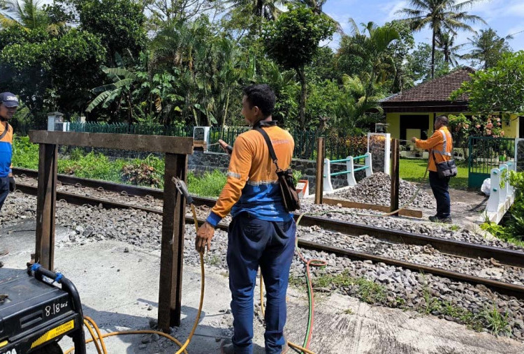 KAI Kembali Tutup Perlintasan Sebidang, Masyarakat Diminta Tidak Ngeyel Buka Lagi