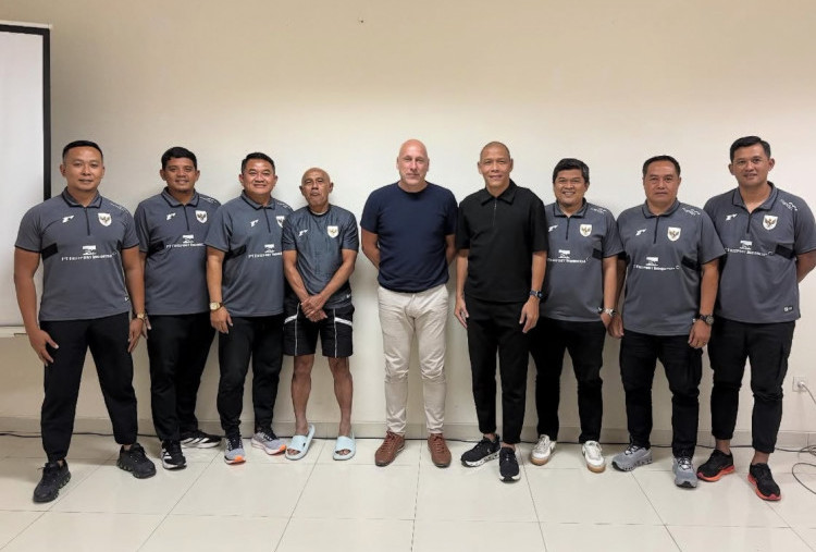 Erick Thohir Bantah Pernyataan Alex Pastoor: Jordi Cruyff, Zwiers dan Simon Tahamata Tetap di Struktur Timnas Indonesia