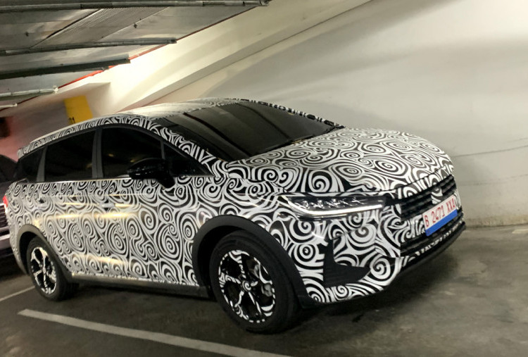 Mobil Baru Desain Samping dan Head Lamp Mirip M6, BYD PHEV?