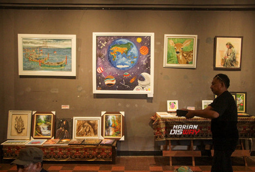 Silaturahmi dengan Kasih Sayang, Bursa Lukisan Komunitas Brighten Art Digelar untuk Memancing Minat Apresiator