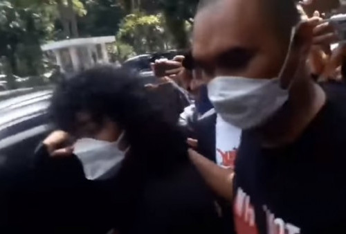 Marshel Widianto Mengumpat Saat Diserbu Awak Media di Polda Metro Jaya: Gue Nggak Kenapa-kenapa...
