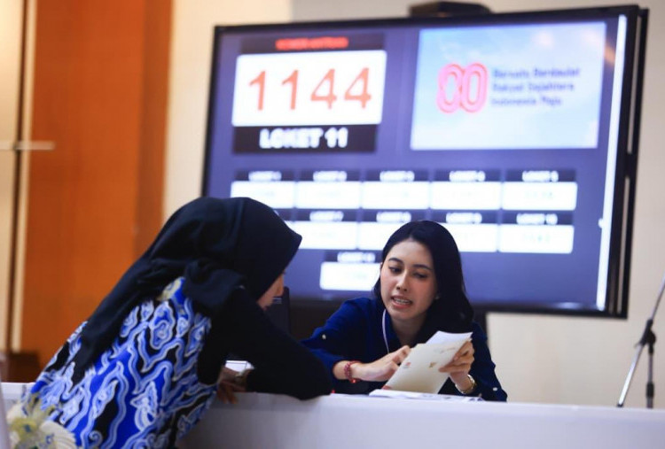Ribuan Warga Antre Ambil Undangan Upacara HUT ke-80 RI di Istana Negara