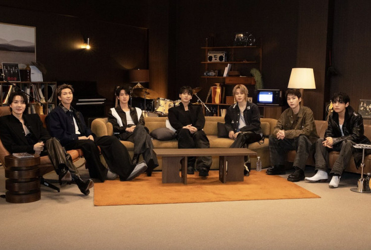 RM BTS Cedera, Janji Tetap Sapa ARMY Saat Konser Comeback ARIRANG di Gwanghwamun 