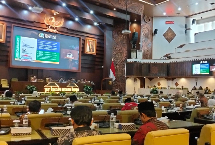 DPRD Jatim Soroti LPJ Pemprov Dalam APBD 2025: Ada Silpa Sebesar 3,38 Triliun 