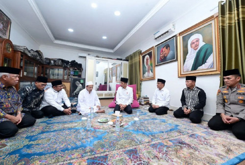 Turut Berdukacita, Jokowi Takziah ke Rumah Duka Istri Habib Luthfi bin Yahya