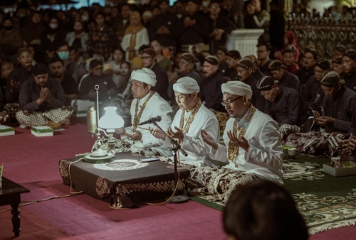 Rangkaian Tradisi Malam 1 Suro di Jawa, Ada Kirab Pusaka hingga Ritual Mubeng Beteng