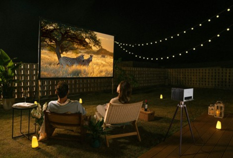 Movie Night di Rumah: Seru, Hemat, dan Penuh Kebersamaan