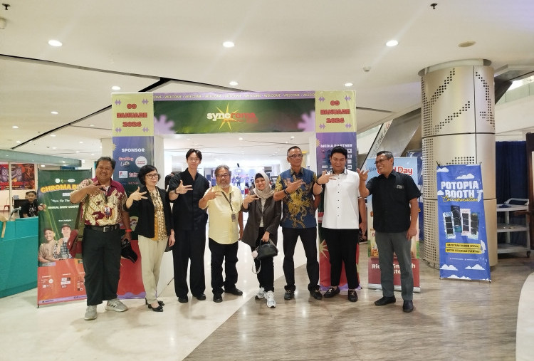 Unitomo Gelar Syncroma Fest, Sinkronkan Musik dan Kopi