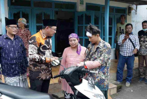 Tukang Servis HP Korban Begal Diberi Motor oleh Ketua DPRD Kabupaten Pasuruan 