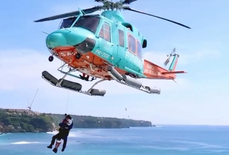 Momen Heroik SAR Bali Evakuasi 2 WN Rusia yang Terjebak di Bawah Tebing Uluwatu
