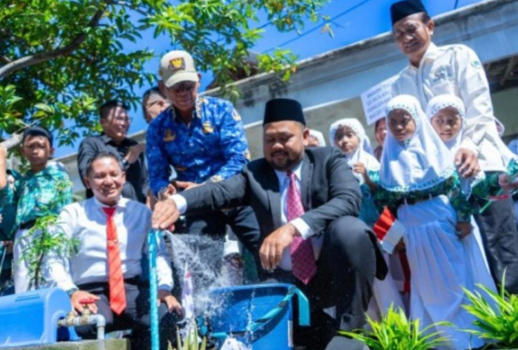 Air Umbulan Aliri 593 Rumah Warga Duduksampeyan Gresik 