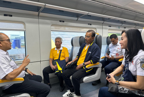 Delegasi Kereta Api Malaysia Kunjungi Stasiun BNI City, Langsung Jajal Commuter Line Basoetta