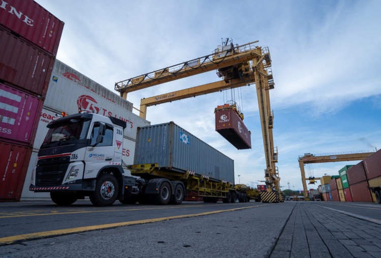 TPS Surabaya Siaga Hadapi Peningkatan Aktivitas Logistik jelang Idulfitri