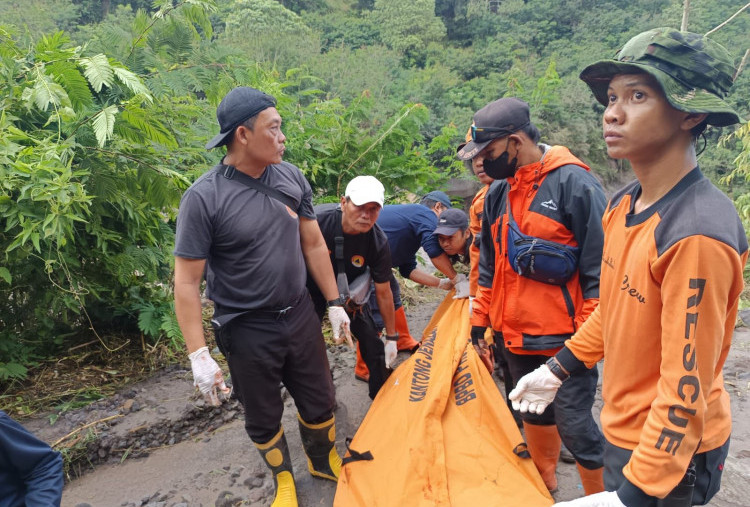 Banjir Lahar Dingin Merapi Terjang Magelang: 2 Warga Meninggal Dunia, 2 Masih Hilang