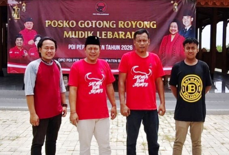 Rehat di DPC PDIP Bojonegoro, Pemudik Segarkan Diri dengan Kopi dan Teh Hangat 