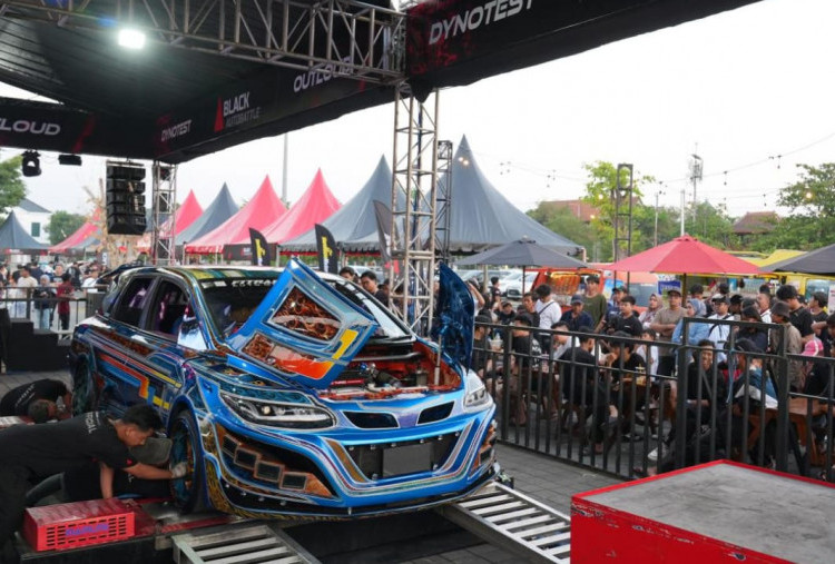 Ratusan Mobil Padati BlackAuto Battle Solo 2026 di Keraton Mangkunegaran