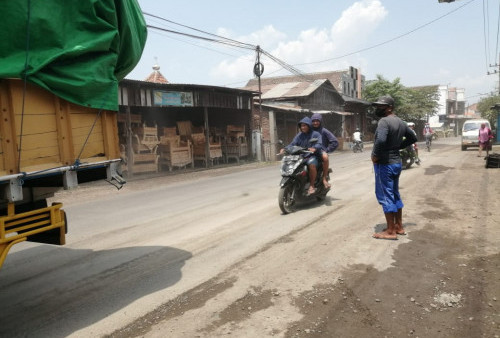 Warga Kota Pasuruan Keluhkan Lambannya Pengerjaan Rehab Jalan Milik Provinsi 